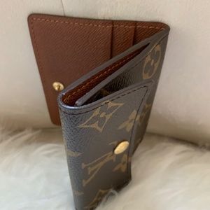 Louis Vuitton Bi-fold Coin Wallet
